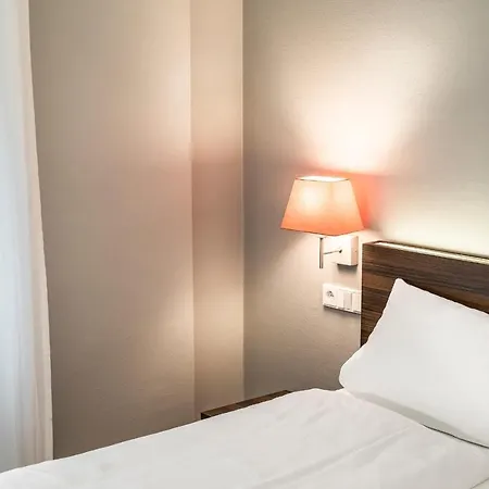 Doppelzimmer 301 アパート ハイデルベルク